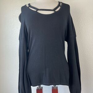 NWTโCyrusโWomenโsย TopโSizeโM